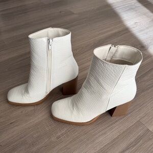 These Three Boutique White Boots Heels